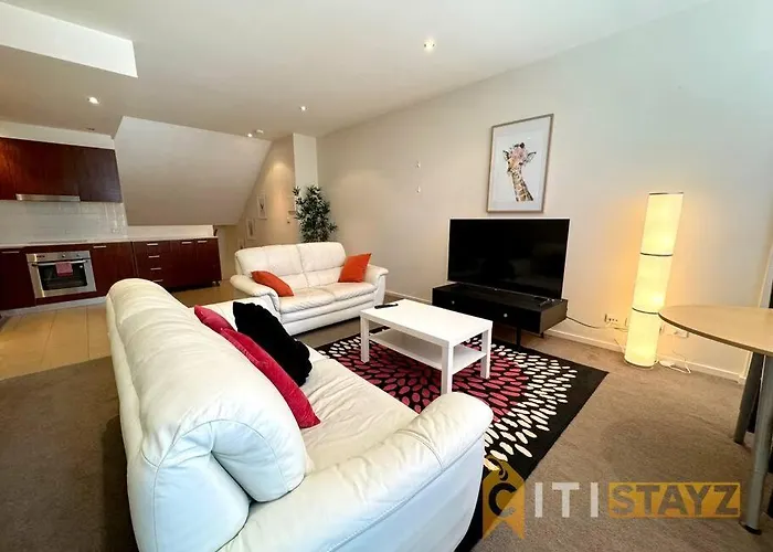Pretty Penthouse - Close To Anu